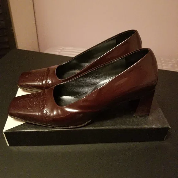 Pumps - Picture 2 of 6